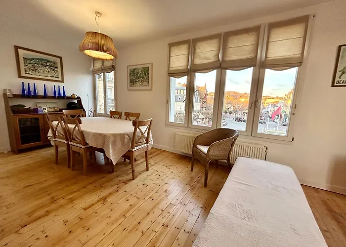 Hyper Centre 3 Deauville