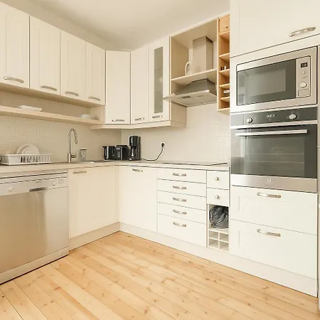 Hyper Centre 3 דירה *