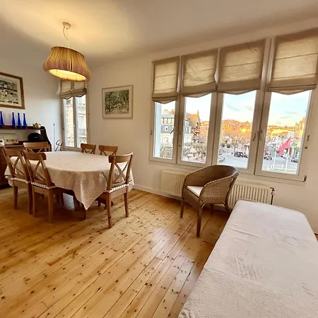 Hyper Centre 3 דוביל